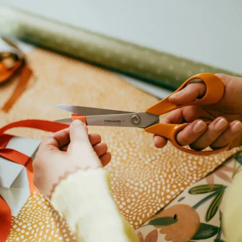 Fiskars Classic univerzális kézműves és textil olló, 21 cm - 25 év garanciával 