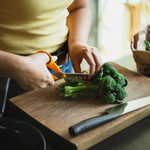 Fiskars Classic konyhai olló, recés, 18 cm - 25 év garanciával 