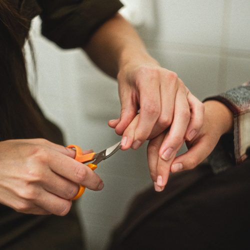 Fiskars Classic körömvágó olló, hajlított, 10 cm - 25 év garanciával 