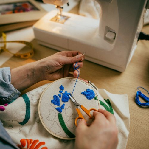 Fiskars Classic varróolló, hajlított pengéjű, 10 cm - 25 év garanciával 