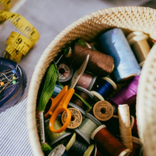 Fiskars Classic varróolló, hajlított pengéjű, 10 cm - 25 év garanciával 