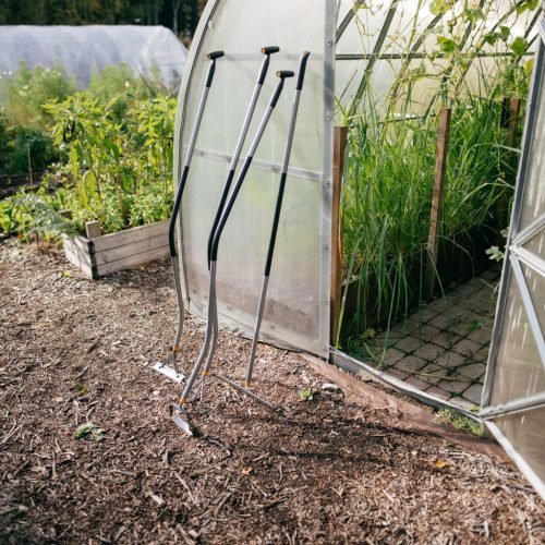 Fiskars Ergonomic™ gereblye, fém fejjel