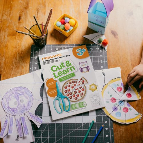 Fiskars Kezdő olló és foglalkoztató könyv 3+