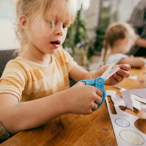 Fiskars Kezdő olló és foglalkoztató könyv 6+