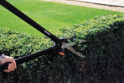 Fiskars PowerLever™ fű- és sövénynyíró hosszú nyelű GS53 (1001565)