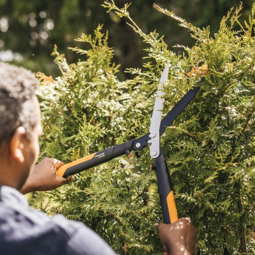 Fiskars PowerGearX™ fém fogaskerekes sövénynyíró, HSX92 - 25 év garanciával (1023631)