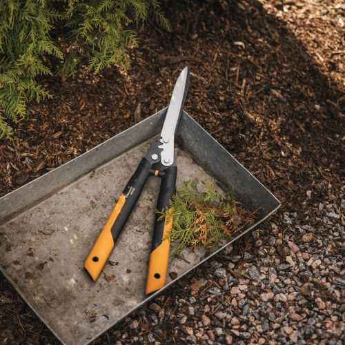 Fiskars PowerGearX™ fém fogaskerekes sövénynyíró, HSX92 - 25 év garanciával (1023631)