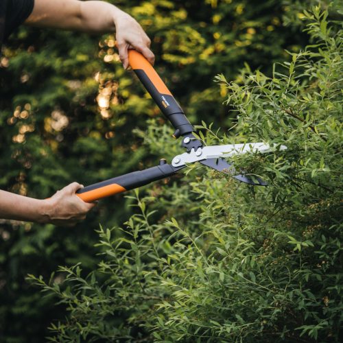 Fiskars PowerGearX™ fém fogaskerekes sövénynyíró, HSX92 - 25 év garanciával (1023631)