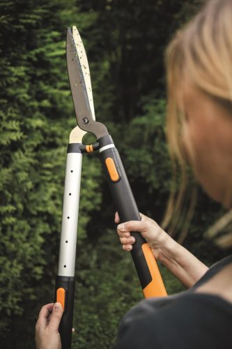 Fiskars SmartFit Teleszkópos sövénynyíró HS86 (1013565)