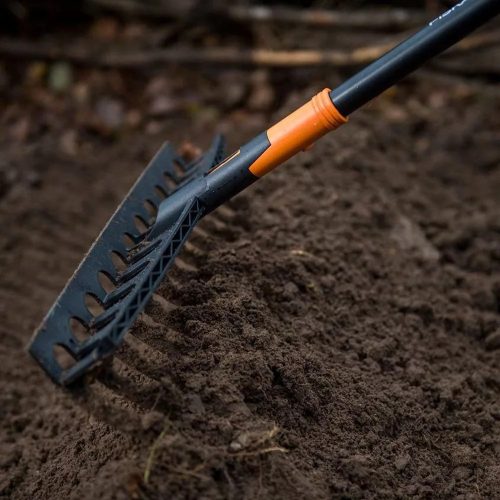 Fiskars Solid™ univerzális gereblye fej (1014917)