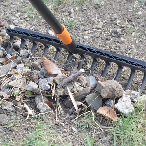 Fiskars Solid™ univerzális gereblye fej (1014917)