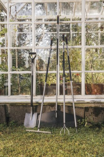 Fiskars Ergonomic™ könnyű gereblye (1000652)