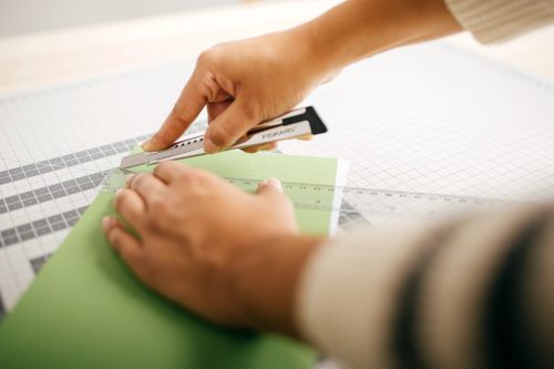 Fiskars Professzionális pengekés lapos, 9mm (1004619)