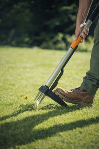 Fiskars SmartFit™ teleszkópos gyomkiszedő (1020125)