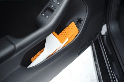 Fiskars SnowXpert™ Jégkaparó & kefe (1019352)