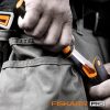 Fiskars Általános kés, tokba épített élezővel (1023618) 