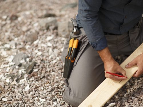 Fiskars Staysharp™ általános kés, tokba épített élezővel (1023618) 