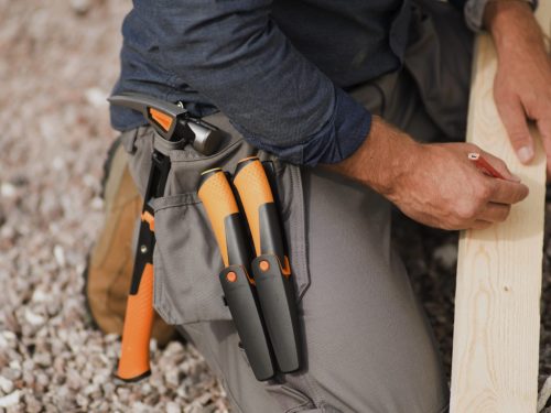 Fiskars Staysharp™ asztalos kés kifinomult famunkákhoz, tokba épített élezővel (1023620)