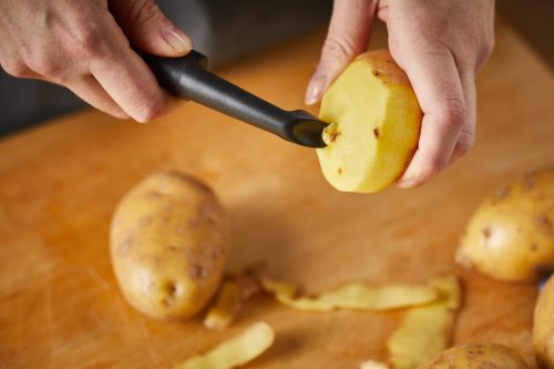 Fiskars Functional Form Forgó pengés hámozó  (1014419) 