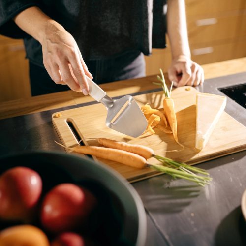 Fiskars Functional Form Sajtvágó, kemény sajtokhoz (1016129)