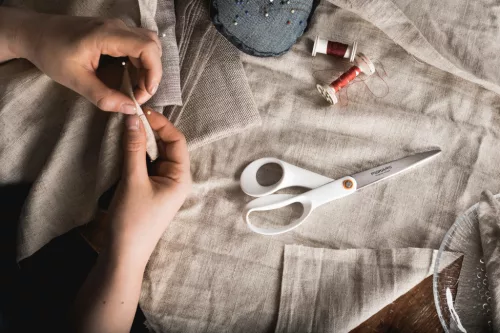 Fiskars Functional Form™ Általános olló, 21 cm, fehér (1020412)