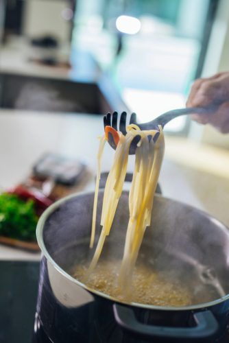 Fiskars Functional Form Tésztakanál (1027301)