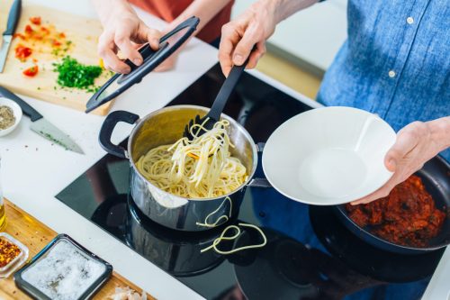 Fiskars Functional Form Tésztakanál (1027301)