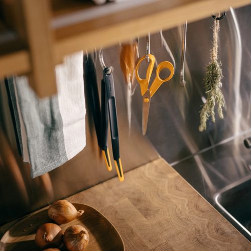 Fiskars Functional Form Csipesz, szilikon felülettel (1027303) 