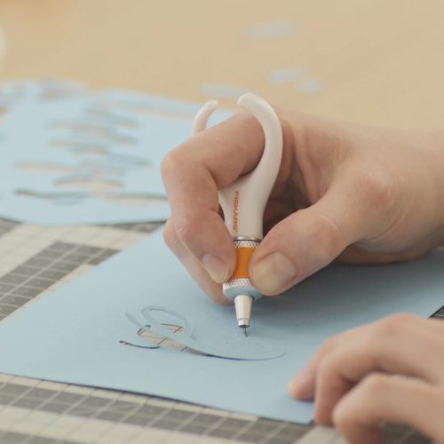 Fiskars Softgrip® forgófejes kés, hegyes végű (1003756)