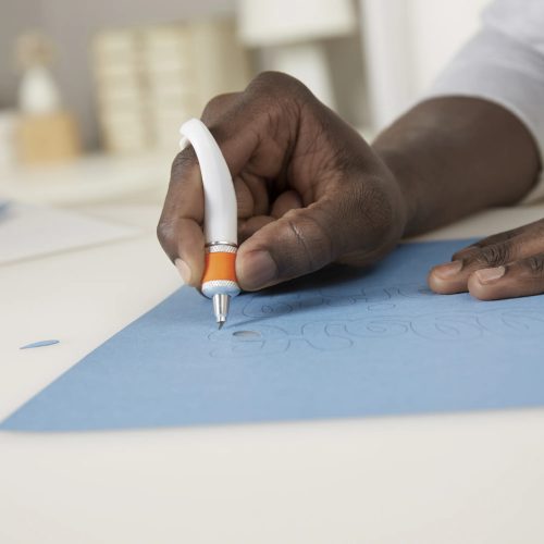 Fiskars Softgrip® forgófejes kés, hegyes végű (1003756)