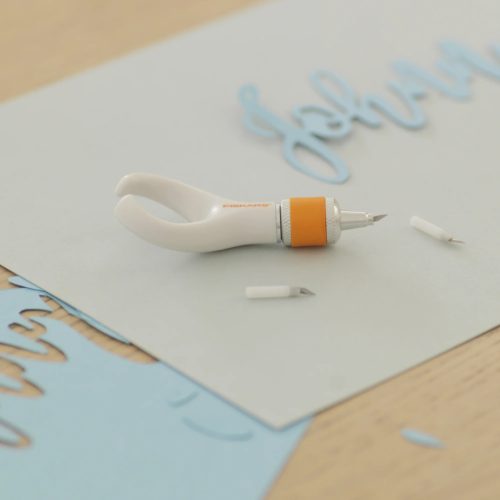 Fiskars Softgrip® forgófejes kés, hegyes végű (1003756)