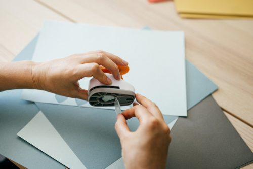 Fiskars Lyukasztó M, szívek (1004646)