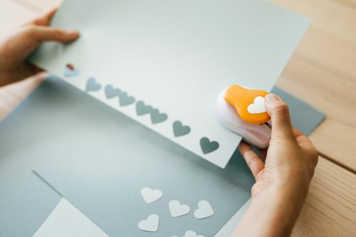 Fiskars Lyukasztó M, szívek (1004646)