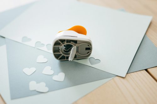 Fiskars Lyukasztó M, szívek (1004646)