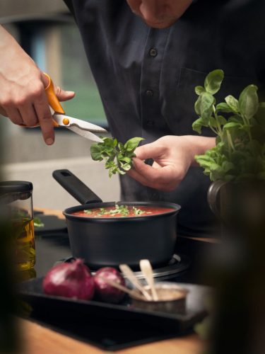 Fiskars Classic konyhai olló, 18 cm - 25 év garanciával (1000819)