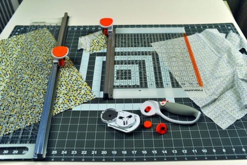 Fiskars Görgős vágóasztal, vonalzó funkcióval (1014651)