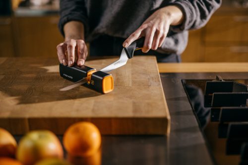 Fiskars Edge Roll-Sharp™ késélező (1003098) 